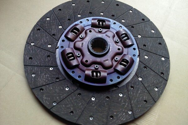 Kaip išmintingai pirkti automobilių dalis internetu: Išsamus vadovas pradedantiesiems ir patyrusiems vairuotojams