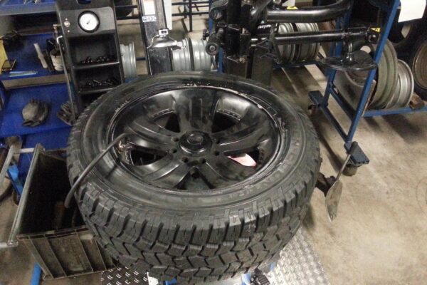 Kaip pasirinkti tinkamas žiemines padangas savo automobiliui: mokytojos patarimai iš asmeninės patirties